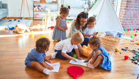 Frühe Betreuung in einer internationalen Stadt